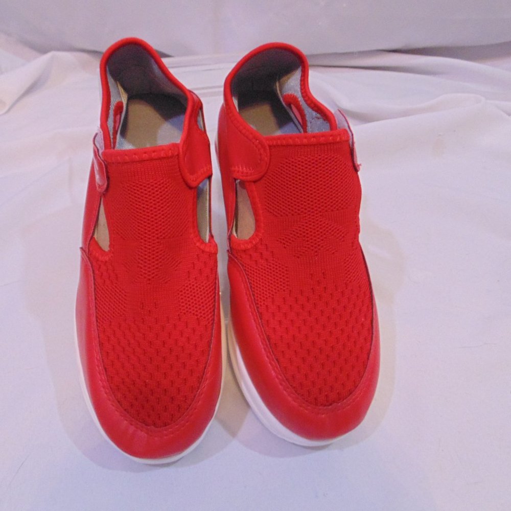 unbranded fashion sneakers red slip on Size 39 (US size 7) - Picture 2 of 6